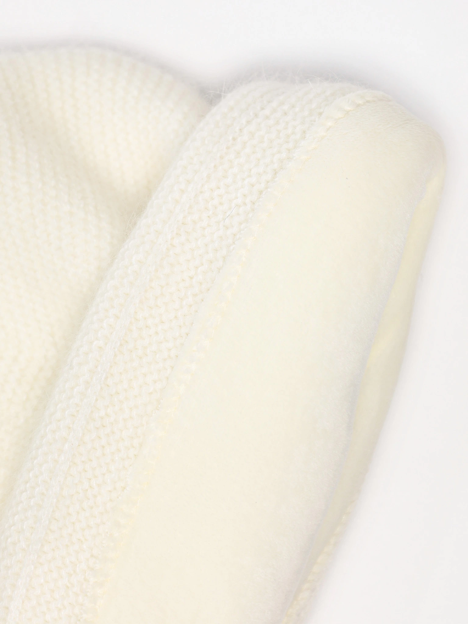 Шапка-бини из ангоры и нейлона с отворотом в ассортименте